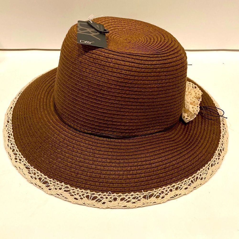 D&Y Woven Hat with Flower NWT